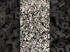 탄화탄소 체인톱 삽입